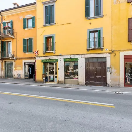 Ponte Navi Central Flat Verona